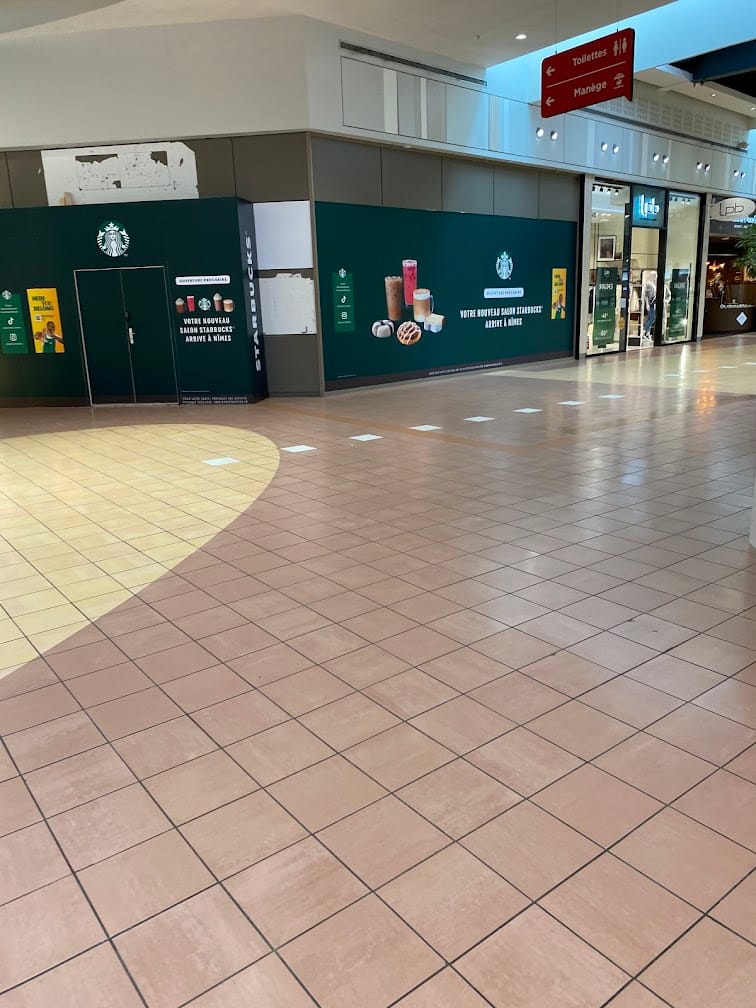 Starbucks - Nîmes Cap Costières - Photo 2